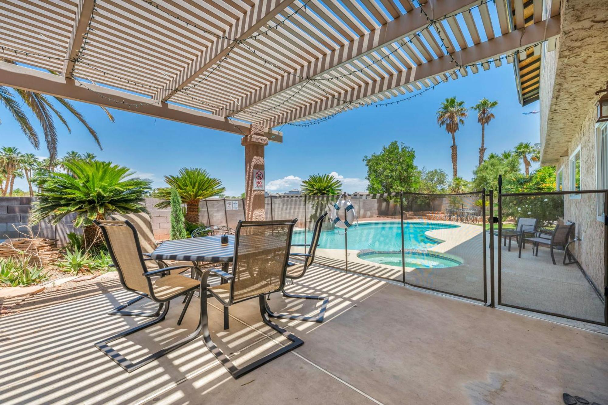 Vegasvibes Pool Games Good Times Holiday home